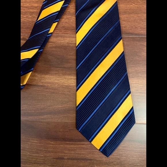 HILDITCH and KEY Saks 5th Ave All Silk Blue and Yellow Repp Tie - Picture 6 of 10